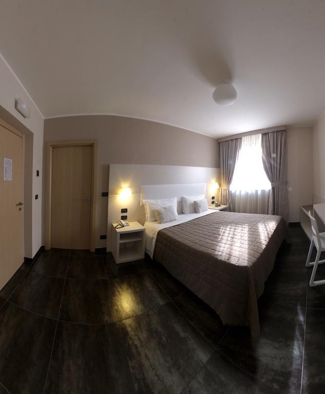 Hotel La Meridiana Settimo Torinese Bilik gambar